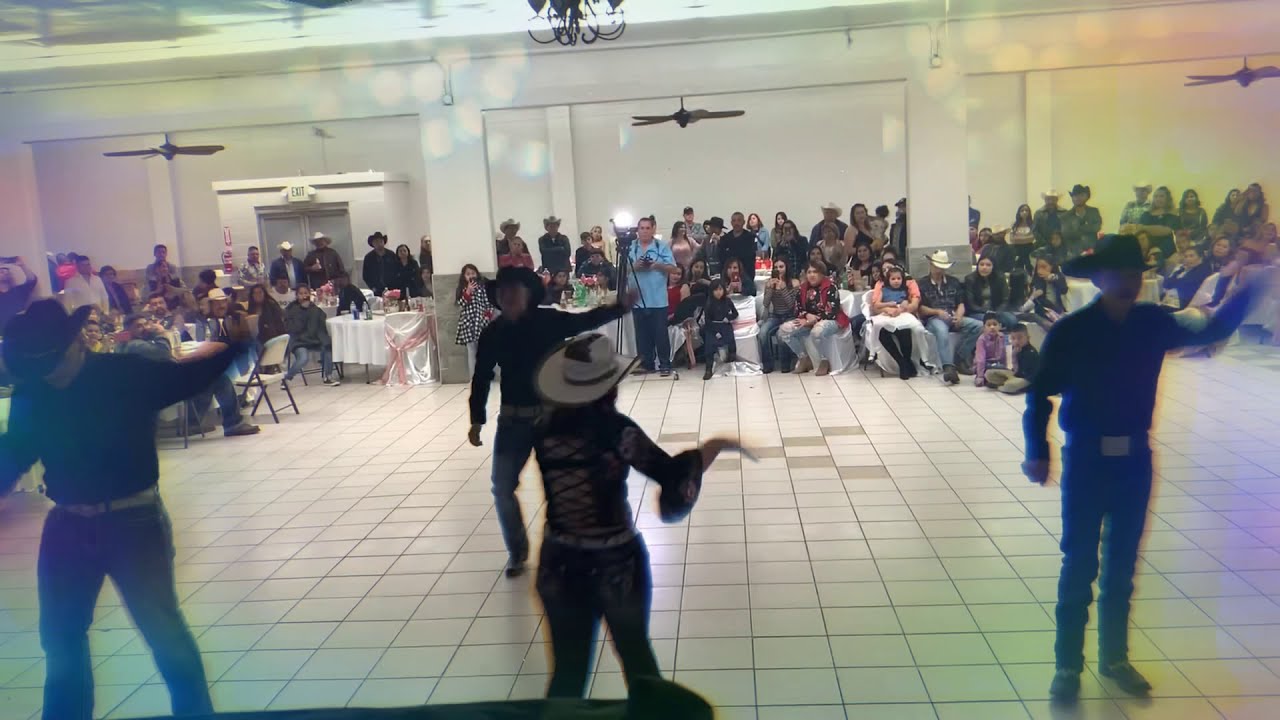 Surprise dance Vanessas Quinceañera, wepa la bomba arabe, la quebradora