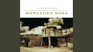 Video thumbnail of "Mercedes Sosa - Déjame Que Me Vaya"