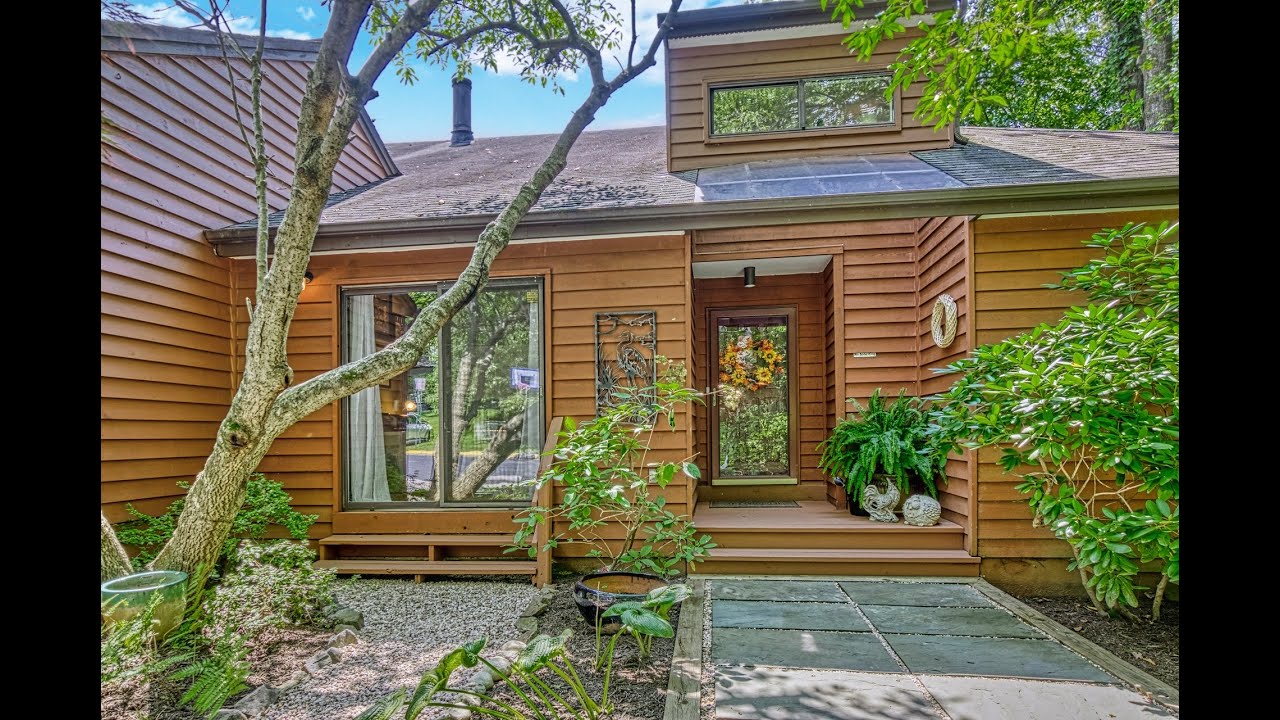 SOLD 2122 S Bay Lane in Reston, VA