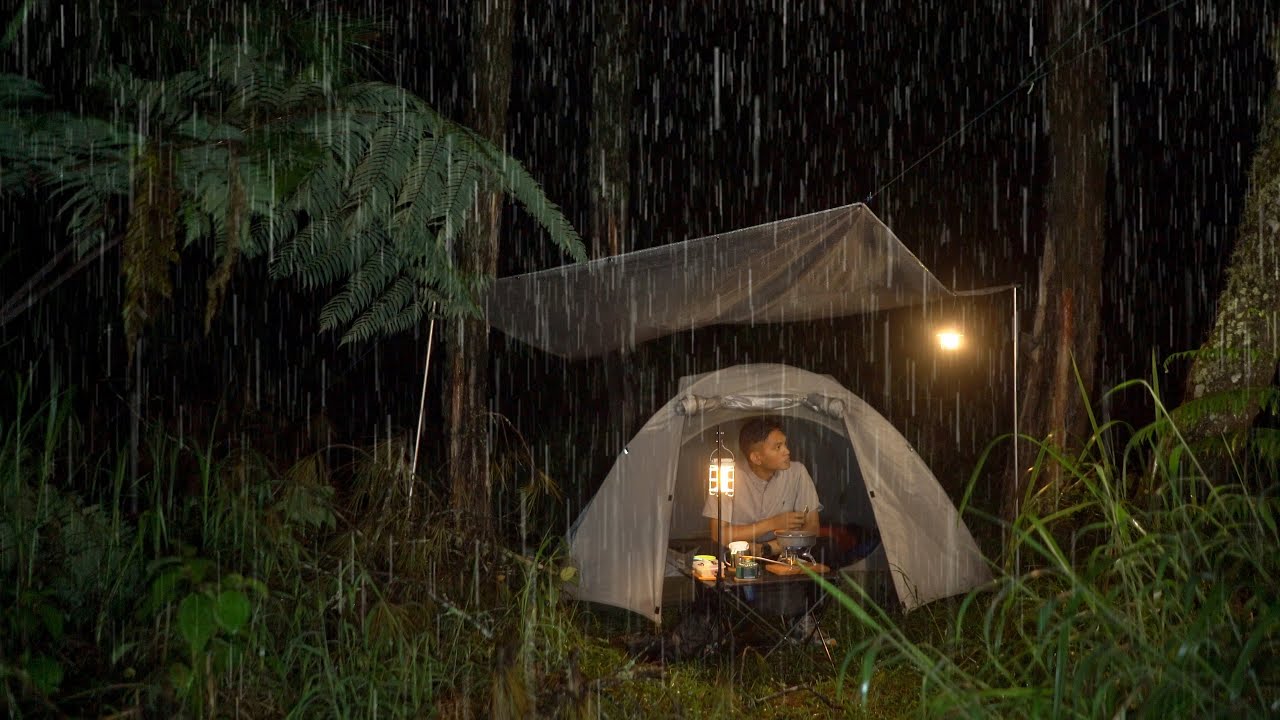 SOLO CAMPING IN HEAVY RAIN AND THUNDERSTORM - RELAXING CAMPING RAIN ...