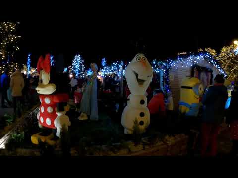 Video: Iluminat Festiv într-un Oraș Mare