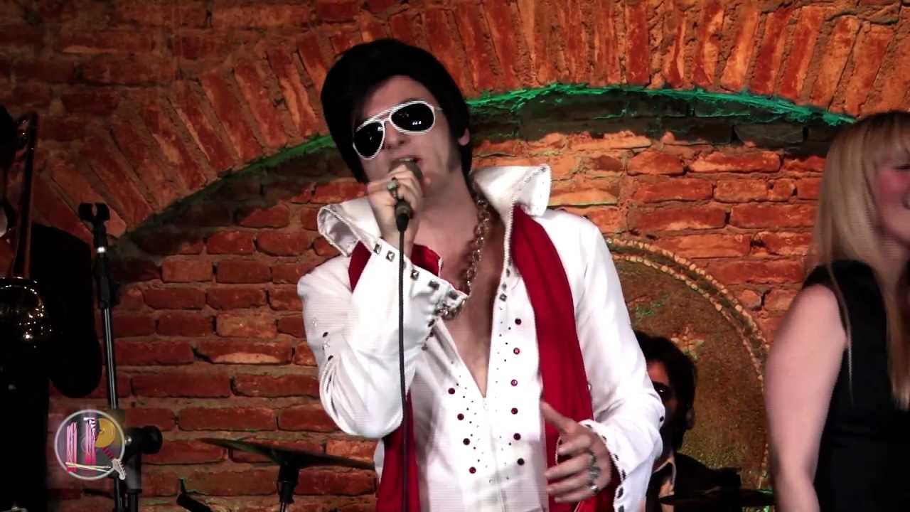 Banda Lamparina Rosa interpreta Elvis Presley