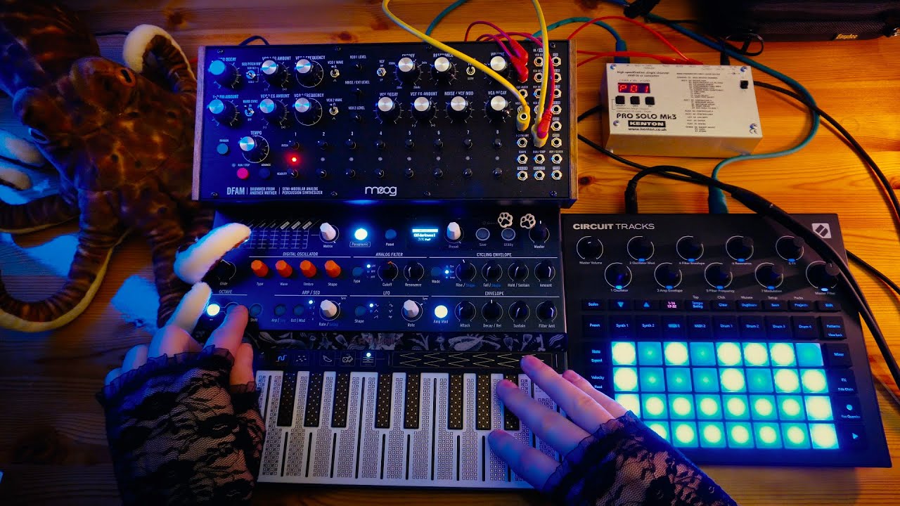 DFAM, Microfreak & Circuit Tracks - Dark Industrial Jam