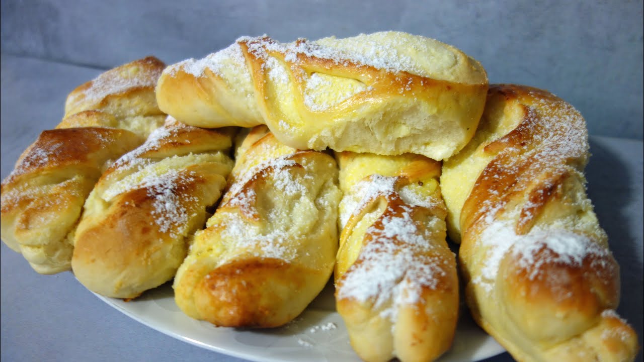 Drożdżówki zawijane z serem – szybkie i puszyste bułeczki