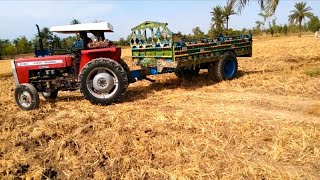How to reverse tractor trolley,amazing tractor driving skills.Operator extreme skill. screenshot 4