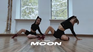 Kamandi - Moon | Contemporary | Vlada Bilovodenko | VELVET YOUNG