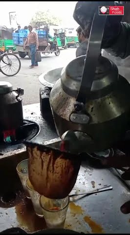 Tea Stall | Famous Tea Stall In Old Delhi Jama Masjid | Aslam Chai Wala ...