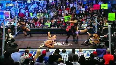 Mark Henry & Randy Orton Pound on each other while locker room tries to break them up