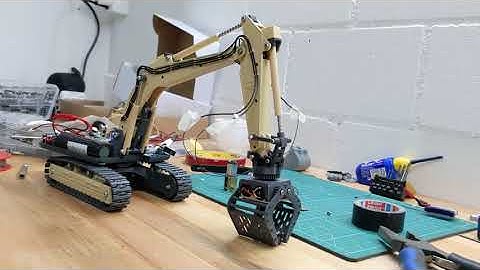 Assembling 3d printed 1/32 RC Excavator by widrcdesign Part 4