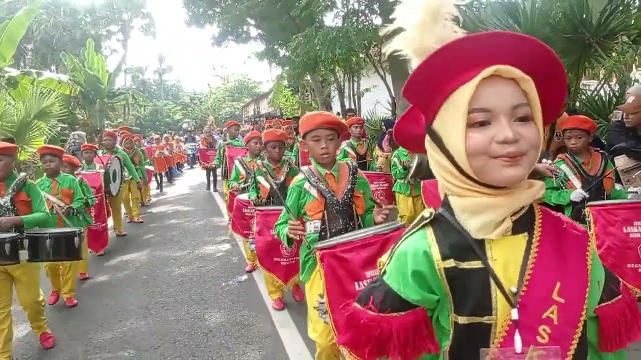 DRUMBAND LASKAR PANDITU TAMPIL MEMUKAU ACARA IMTIHANAN YAYASAN AS SHIDDIQI BATANG-BATANG