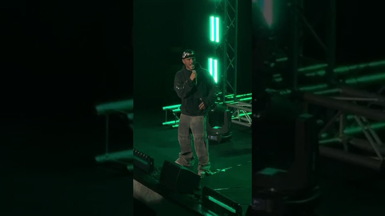 Armin Zareei "2AFM" - Bezan Ye Zang | Live In Concert ( آرمین زارعی - بزن یه زنگ )