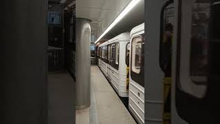 Budapesti Metró Metrowagonmash 81-717 Line M3 Kálvin Tér, District Ix