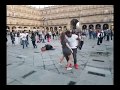 Madrid timbera en Salamanca plaza Plaza Mayor bailando salsa cubana l timba cubana