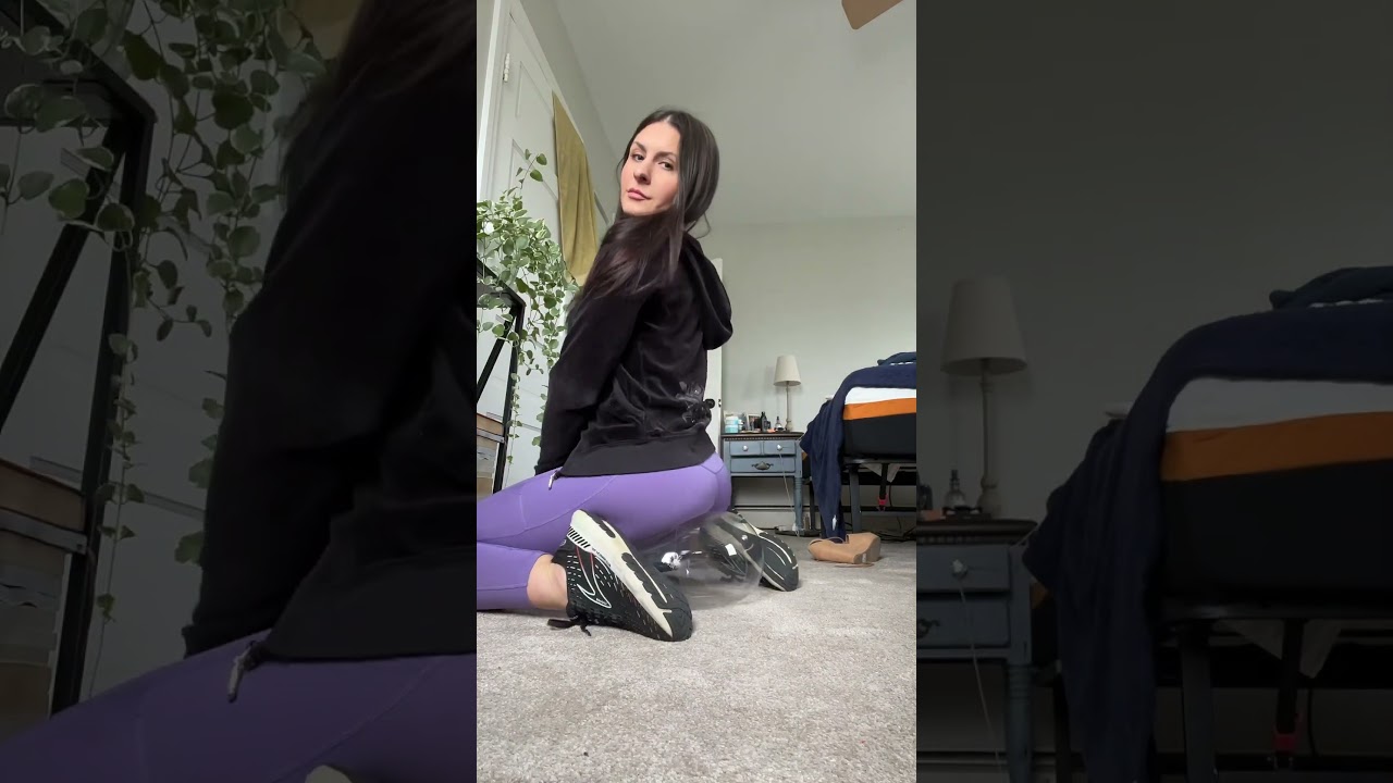 Trying to pop my balloon 🎈 #balloons #balloon #youtubeshorts #pop #blow #blowup