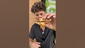 I can’t get enough of the ARAYES from Duzan in Astoria, Queens NYC! 🥙🍔💥 #DEVOURPOWER