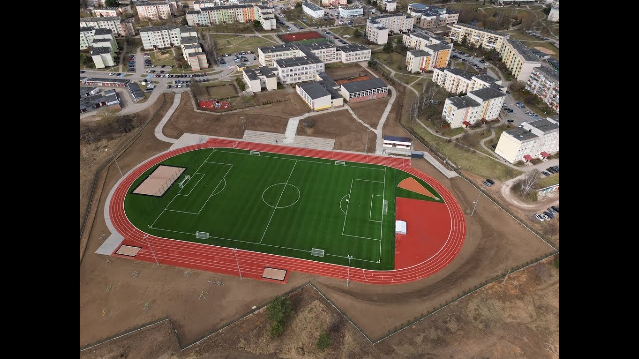 Szkoła Podstawowa nr 5 w Suwałkach ma nowy stadion i zmodernizowane
