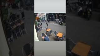 1 minuut voor dat Peter R de vries is neergeschoten 😭😪