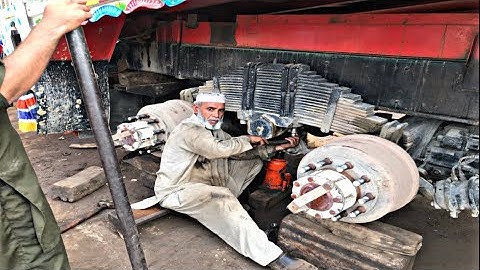 80 Years old man Repairing Truck Trunnion Rear Suspension || Amazing Skills ||