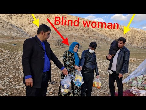 Humanity and kindness in helping a blind woman by the Peren Help channel.