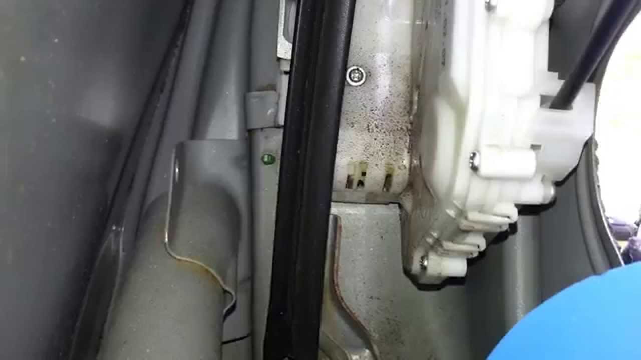 Honda CRV locking mechanism malfunction - YouTube