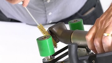 Leister Tutorial | Cleaning nozzle with brass brush