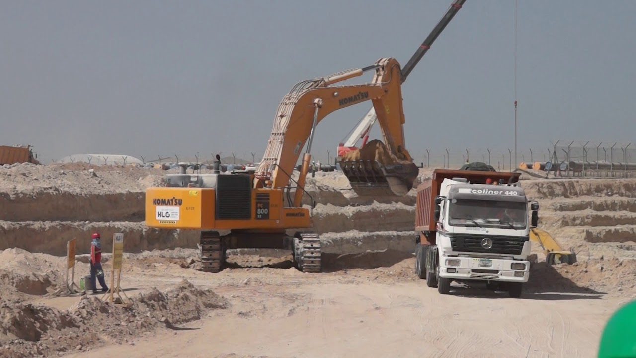 Hydraulic Excavator on Abu Dhabi Airport renewal YouTube