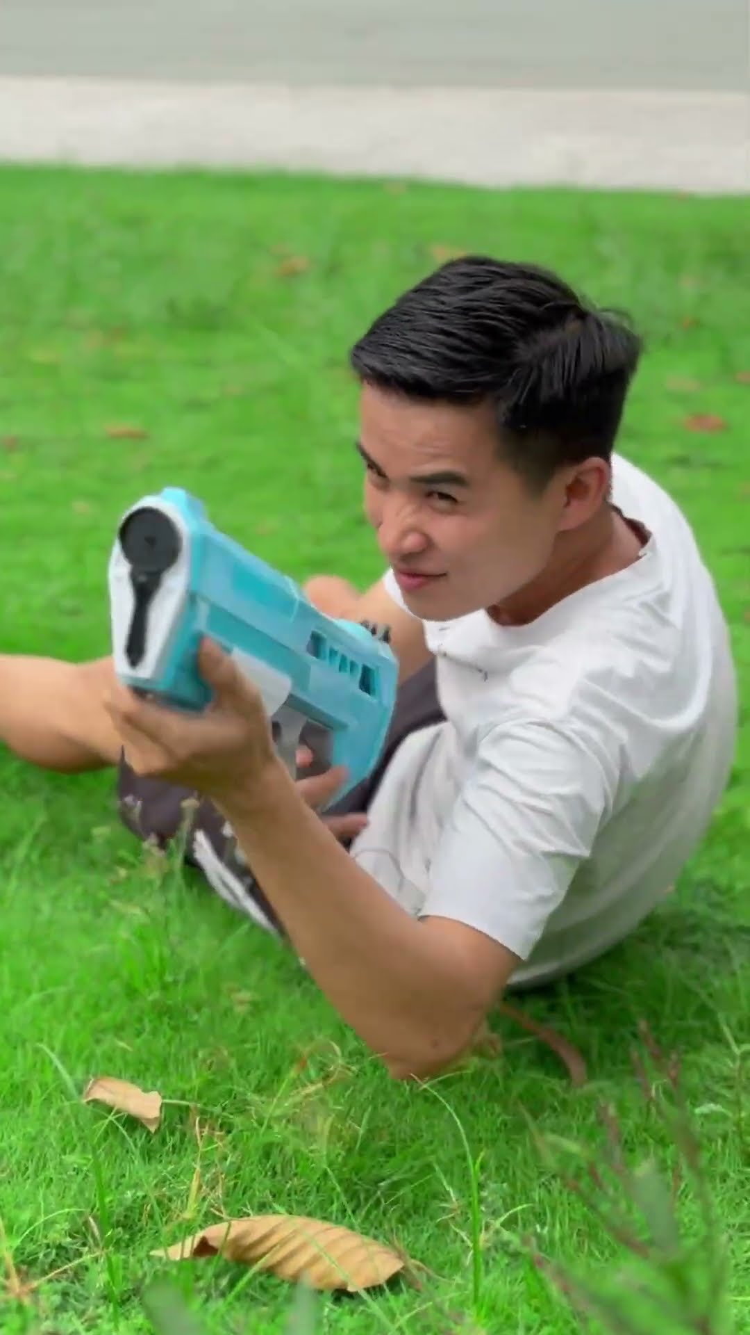 LNS - Cậu bé nghịch ngợm và viên đạn cuối cùng || Naughty boy and the last bullet