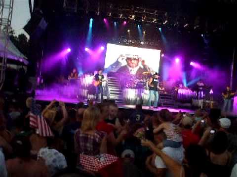 trace adkins at fort stewart, 03july09