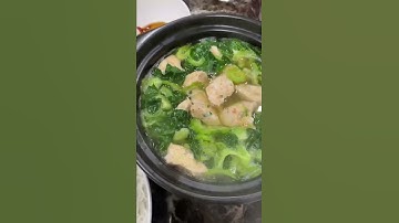 Hôm nay mẹ mình nấu lẩu cá thác lác khổ qua.