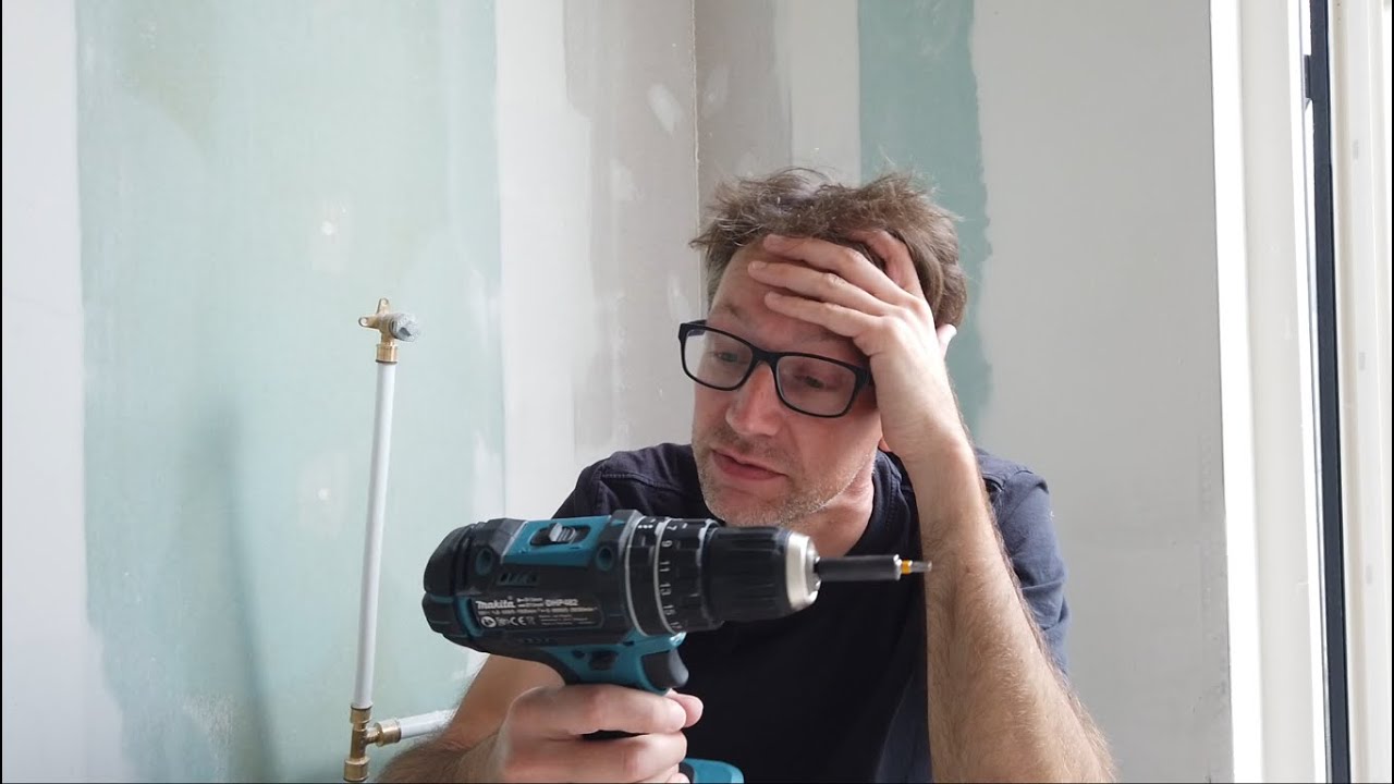 Rook uit de accuboor! Echt kapot? - Zelf Een Huis Bouwen - YouTube