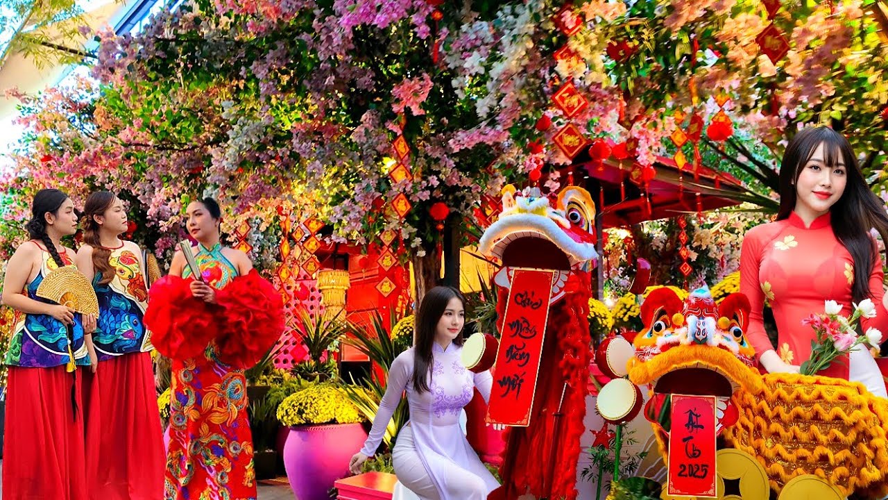 TẾT SÀI GÒN 2025 | DẪN VIỆT KIỀU ĐI DẠO NGẮM SÀI GÒN CẬN TẾT |WALK IN THE CENTER OF HO CHI MINH CITY