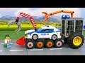 Policeman builds a super car  lego city