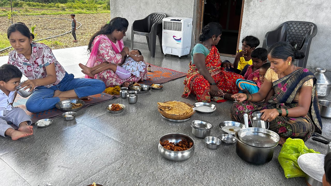 आज मुंबई आणी बारामती वरून ताई दादा आलेत भेटाय ।साहेब पोलीस आहेत पण लाजतेत व्हिडीओ मधे 😂#gavthipunam