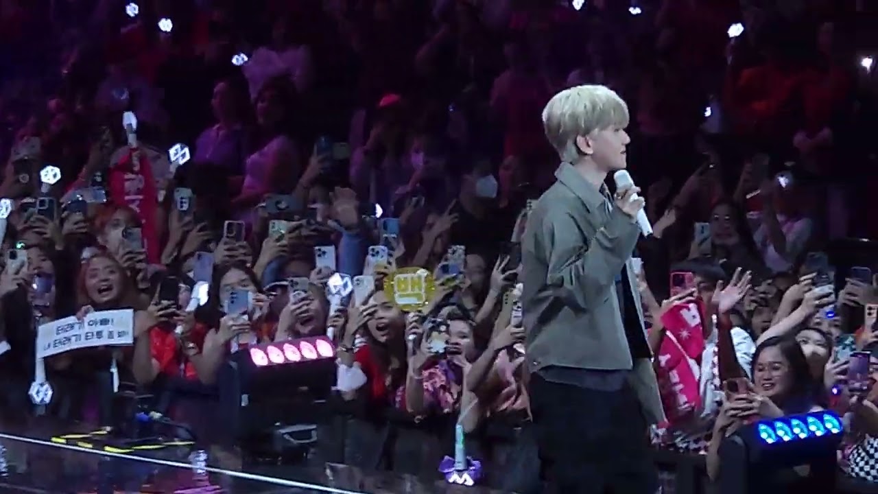 Full Set of EXO Baekhyun  at Overpass in Manila 230611