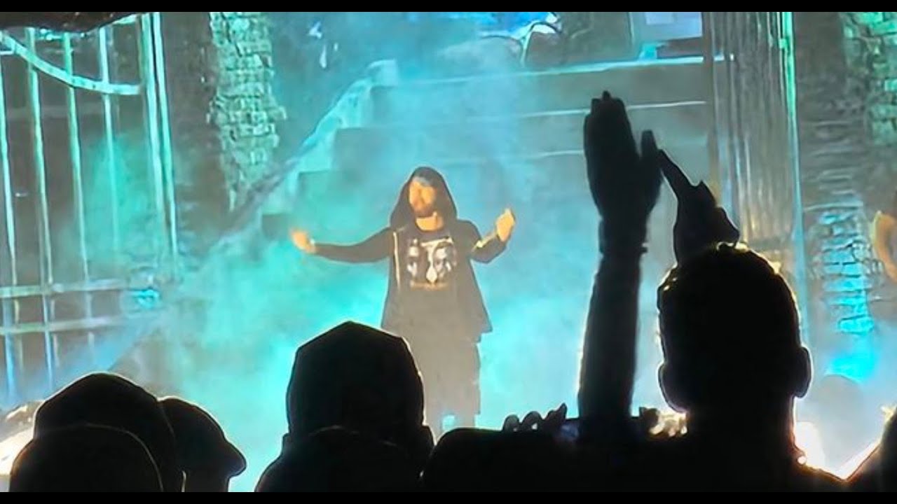Video: Fans' Dreams Come True: Eminem Performing “Venom