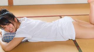 欅坂46長濱ねる　ベッドでキャミソール姿に　解放感たっぷりリラックススマイル＜1st写真集「ここから」先行カット＞