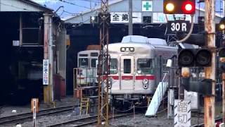 8500系T3編成工場へ入場中、夕暮れ時の長野電鉄須坂駅。
