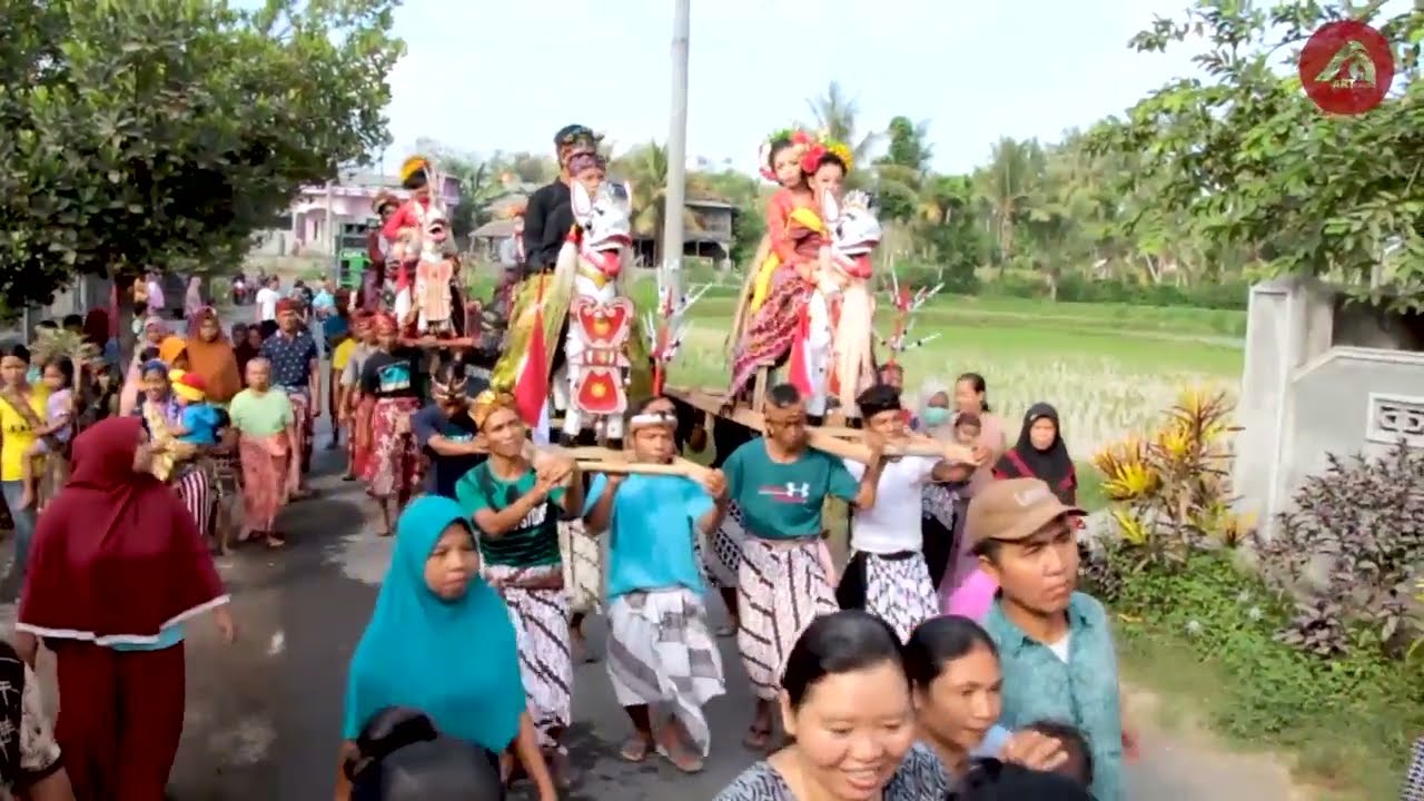 The unique Lombok culture BARONG TENGKOK TEBABAN