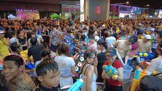 4K Songkran Festival Silom 2024 Walking | Bangkok, Thailand by Gentle Walks 1,031 views 1 month ago 15 minutes