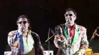 Versione live del celebre brano dei tafano broders!