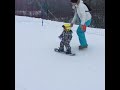 Малыш на сноуборде