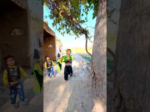 بدون امکانات بدون حتی یه سیمکارت ازینکه به نام شون باشه وای از فقر وای از فقر فرهنگی