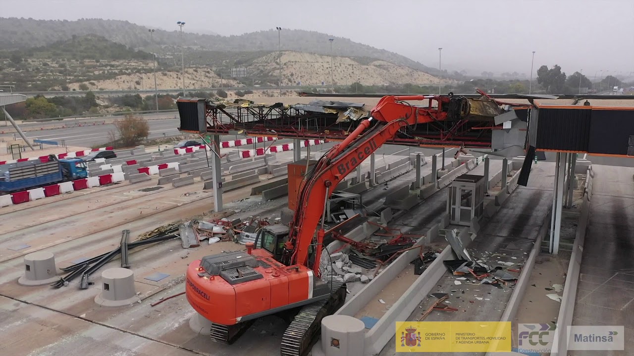 Demolición del peaje de San Juan - AP7 (Alicante)