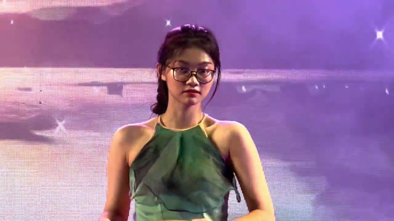 D3, Múa làng chài. Hội diễn văn nghệ chào mừng 50 năm thành lập THPT Xuân Mai