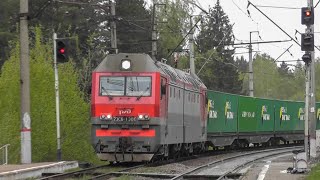 Электровоз 2ЭС6-1380 "Синара" с контейнерным поездом и супер приветствие!