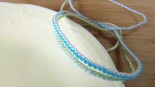 刺繍糸3本で作る縦ストライプのミサンガ