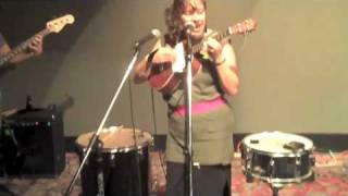 tUnE yArDs - &quot;Fiya&quot; - Chopin Theatre (101509) Dedicated Ears Music Blogs