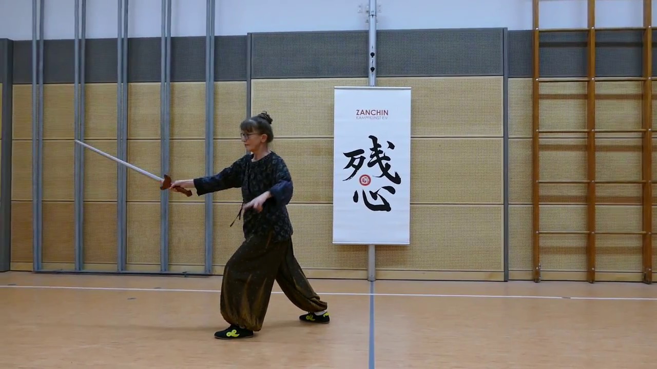 Chinesisches Schwert 32er Form im Yangstil mit Annette Maul