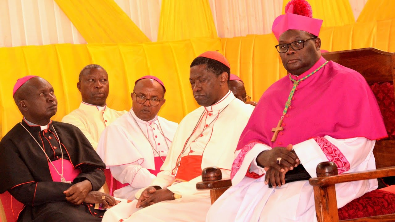 TAZAMA MAASKOFU WOTE WALIOFIKA KWENYE MASIFU JIMBO LA GEITA LEO