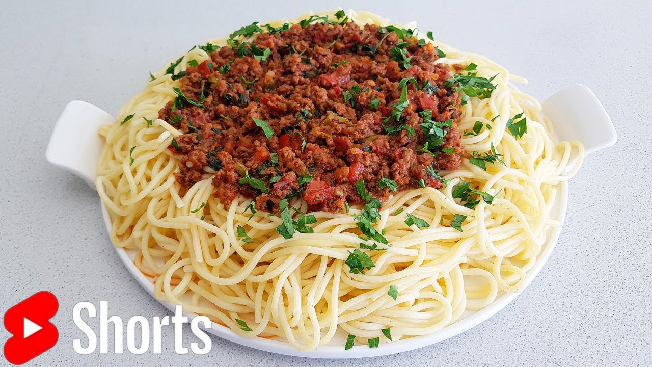ÖYLE BİR MAKARNA YAPTIM Kİ ???? ENFES SOSUYLA KIYMALI SPAGETTİ TARİFİ #Spagetti #Shorts